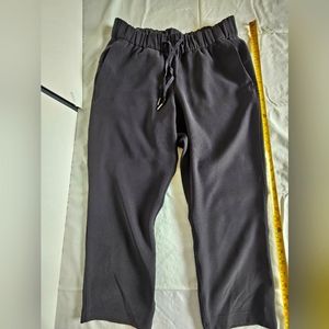 Lululemon On the Fly Crop -  woven